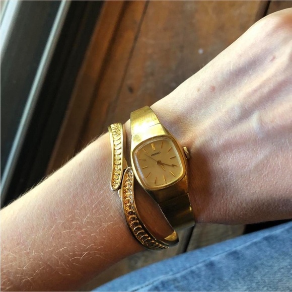 VTG 80s Monet Gold Cuff Bracelet - Picture 5 of 5